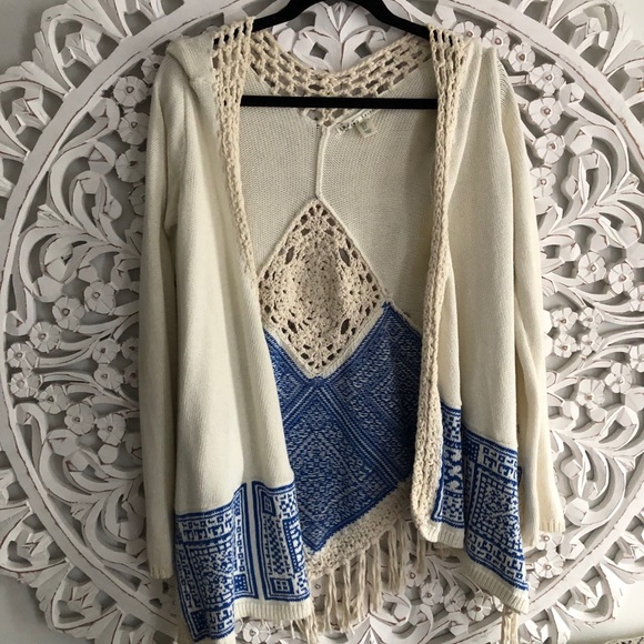 Kaisely Sweaters - 4/$25 ~ 
BOHO FRINGE SWEATER
